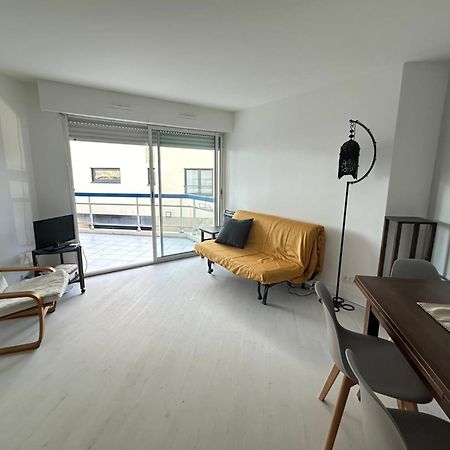Spacieux Deux Pieces En Front De Mer Pour 4 Personnes Ref Plage 12 Saint-Raphael  Exterior photo