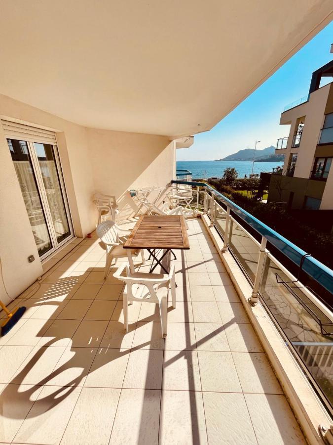 Spacieux Deux Pieces En Front De Mer Pour 4 Personnes Ref Plage 12 Saint-Raphael  Exterior photo